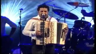 Video thumbnail of "Cheb Khaled - Yamina (Festival Toulouse 2009).flv"