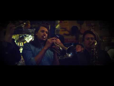Hoippu Orkesteri - Pitele kii