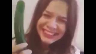 Ağzına Salatalık Sokan Kız Vine Ağzına Salatalık Sokan Kız Vine