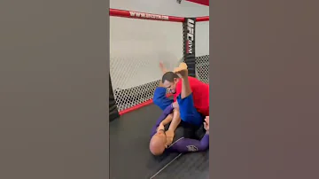 What would you do, being choked on the ground? #jiujitsu #selfdefense