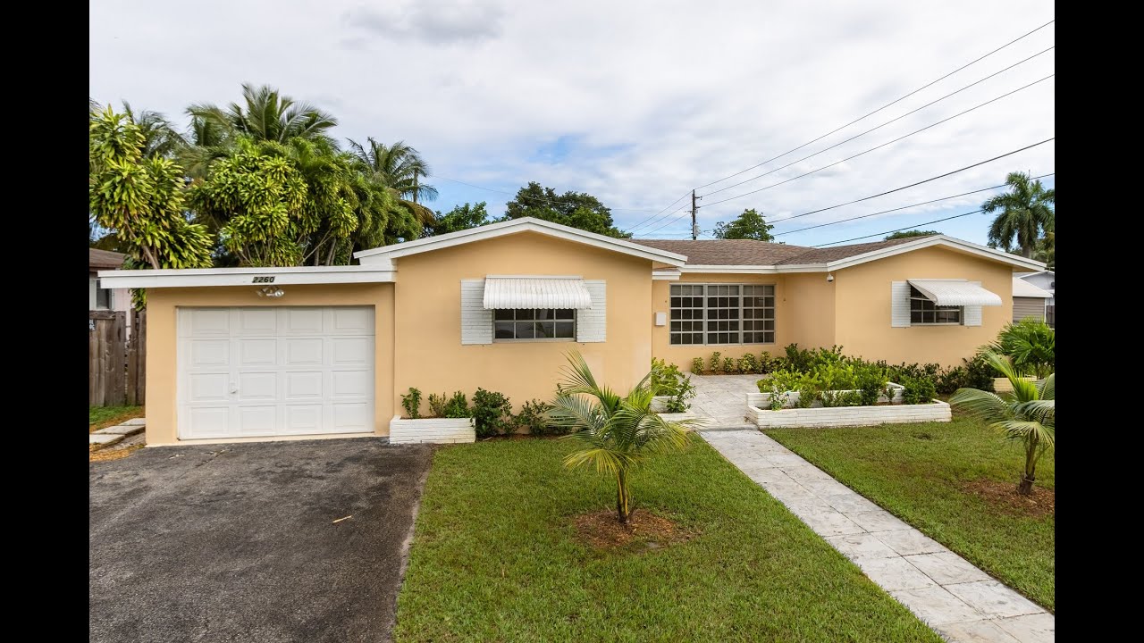 3/2 with Family Room .249 Acre Lot Riverland Village call Mark 954274