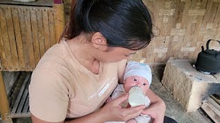 Picking palm trees to sell at the market - cleaning the house, bathing the baby