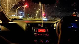 Story wa nyetir mobil, menceritakan kisah nyata tersesat di hutan.