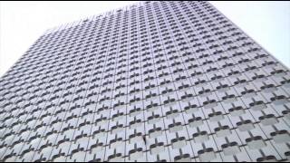 Raw: France's Spiderman Climbs Ariane Tower