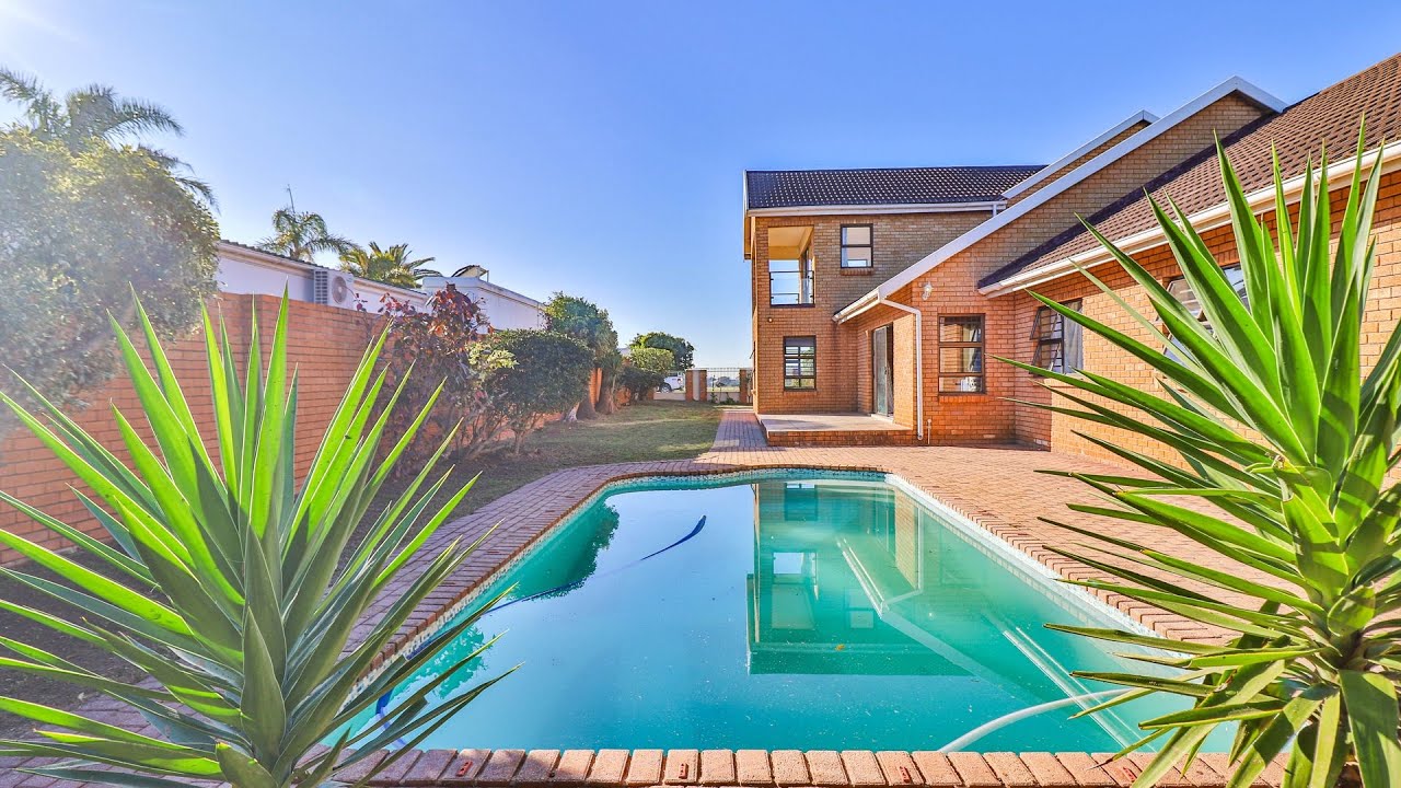 6 Bedroom Family Home With B B Potential In Summerstrand Prime PE 6-bedroom-family-home-with-b-b-potential-in-summerstrand-prime-pe