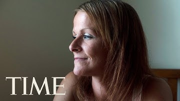 Officer Offered An Opioid Addict A Second Chance At Life Without Drugs | The Opioid Diaries | TIME