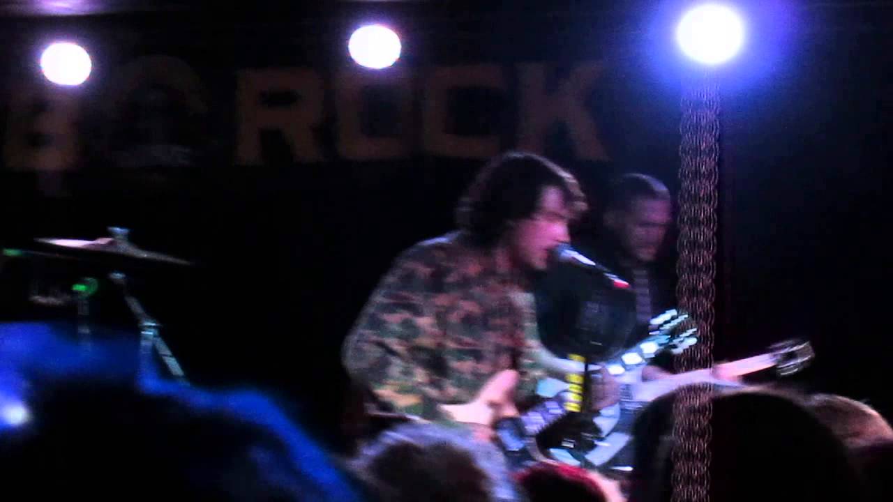 Frank Iero And The Cellabration-Stitches Live - YouTube