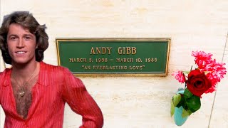 Miniatura del video "Grave of ANDY GIBB What Happened? The BEE GEES | Forest Lawn"