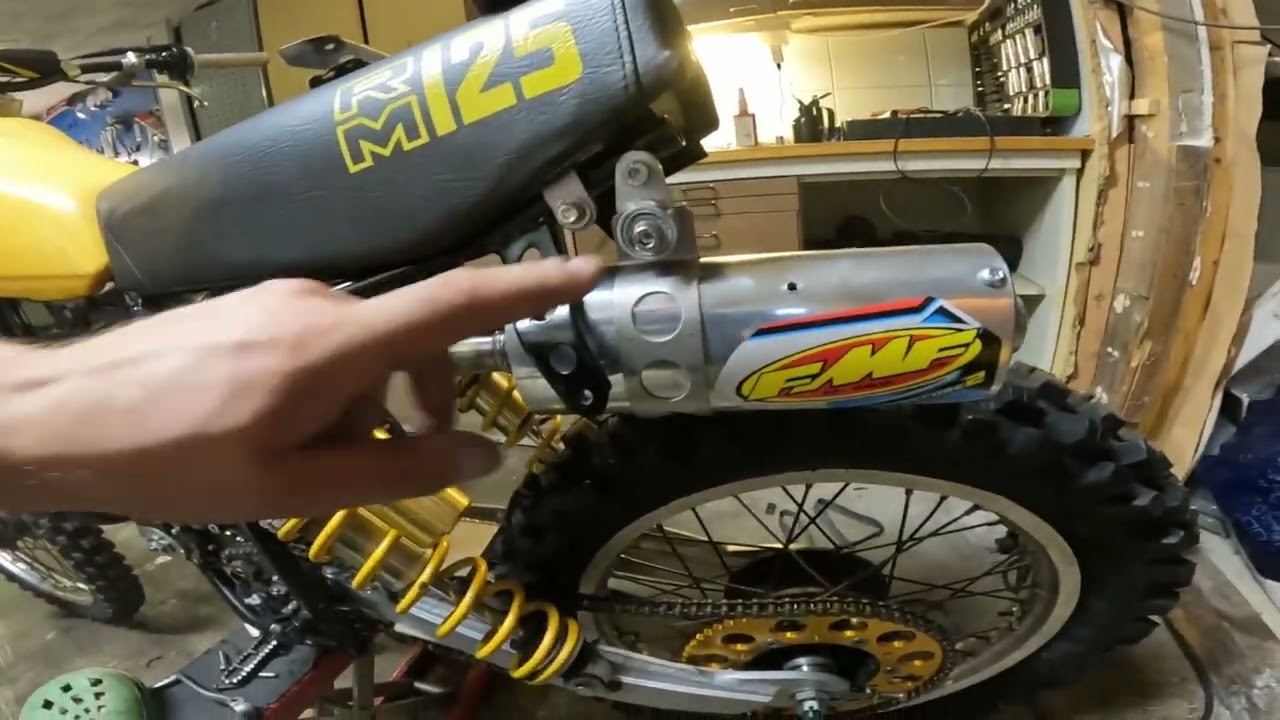 Suzuki RM 125 1979 ekat ajot