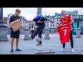 ¡REGALANDO LA CAMISETA DE CRISTIANO RONALDO A DESCONOCIDOS POR LA CALLE!