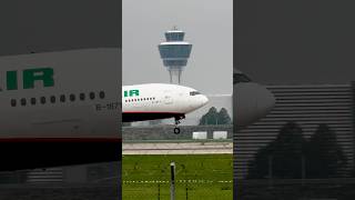 TAIPEI BOUND! EVA Air Boeing 777-35E(ER) MUC → TPE Rockets Out Of Grey! 💚