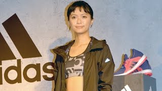 榮倉奈々、スポブラ姿で鍛えた美ボディ披露　『adidas WOMEN PRESS CONFERENCE 2016』