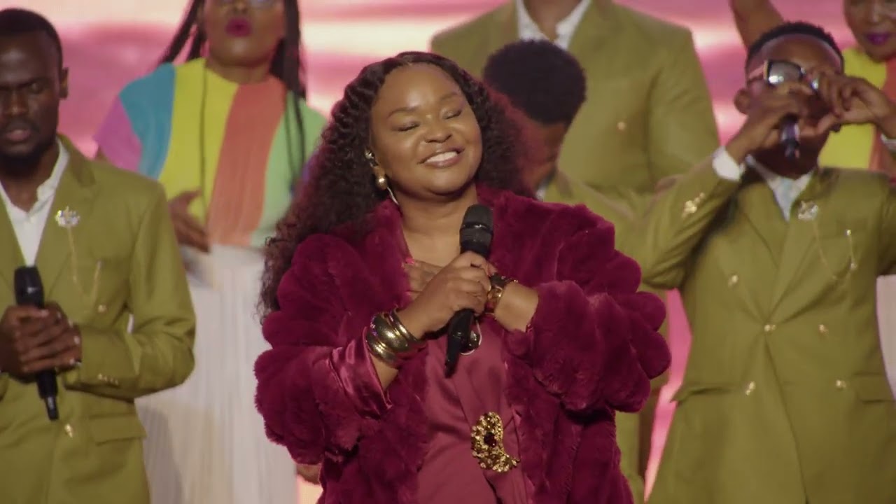 XOLLY MNCWANGO LIVE AT CHOSEN WORLD