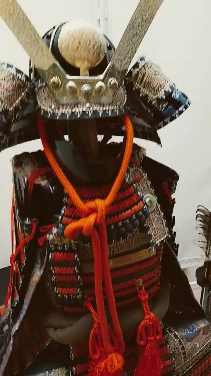 景光作 黒胴四枚合稚児鎧 五月人形 甲冑 / 宝玉めのう付 弓太刀揃 天龍