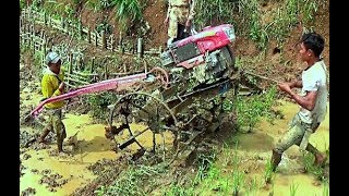 Kumpulan Traktor Sawah pindah lahan (Tractors move the mud field complete) Kumpulan Traktor Sawah pindah lahan (Tractors move the mud field complete)