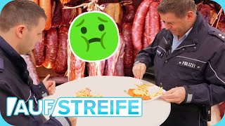 EKEL-Wurst! Polizisten entgehen nur knapp einer Lebensmittelvergiftung! | Auf Streife | SAT.1 screenshot 5