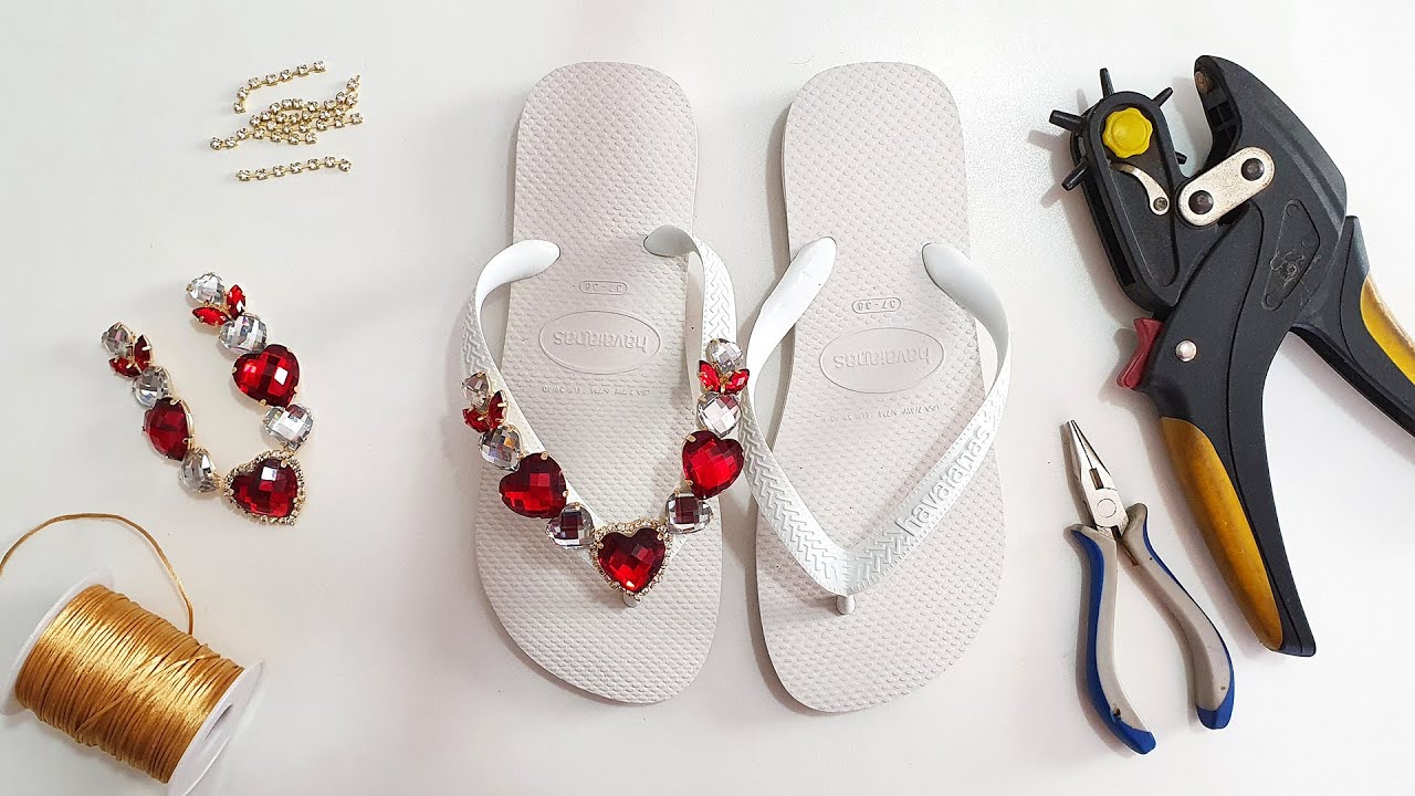 COMO APLICAR CABEDAL NO CHINELO | coleção de Natal materias da loja Maria Flô