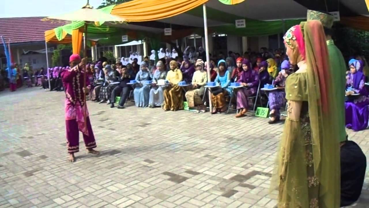 payung agung dan umbul umbul pelepasan kelas XII MAN CIMAHI