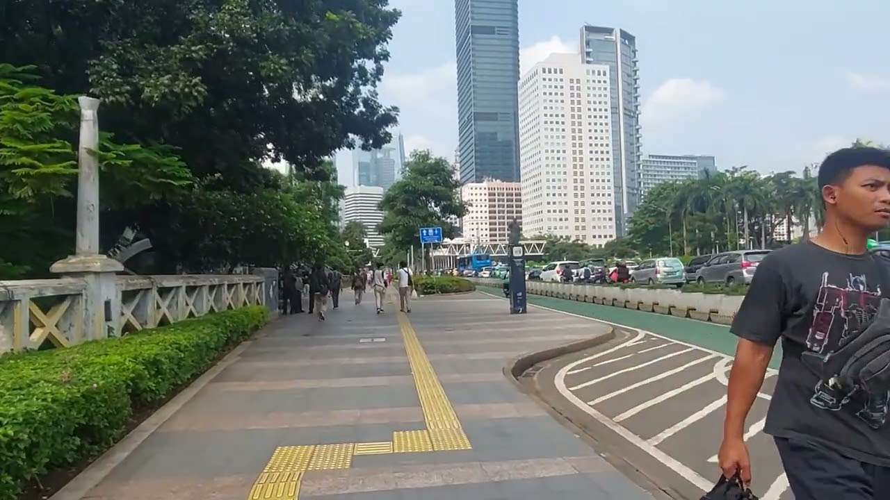 STASIUN SUDIRMAN KE HALTE DUKUH ATAS JAKARTA