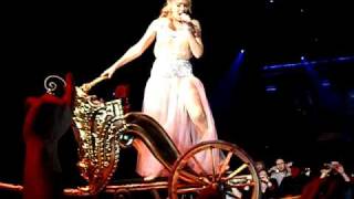 Kylie Minogue Amneville 14-03-2011.MP4