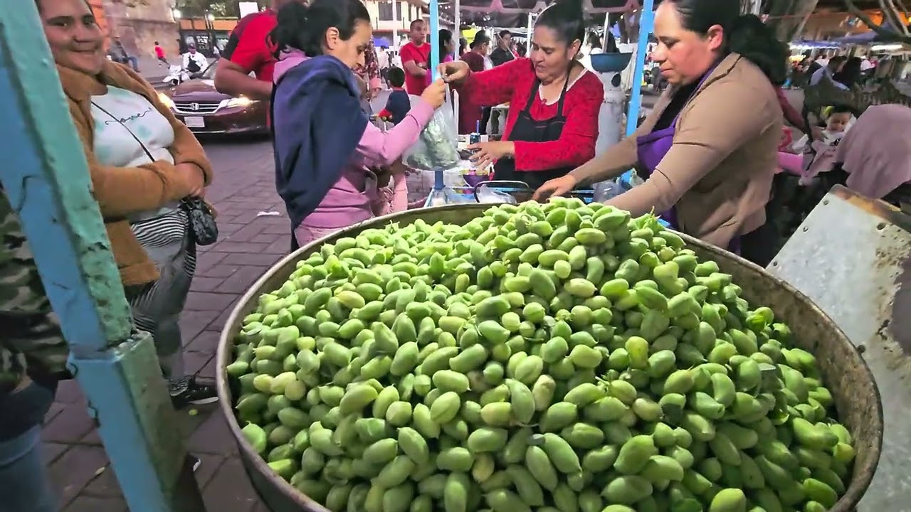 Así luce la Plaza de Tangancícuaro Michoacán durante el sábado por la noche @cotidiano399