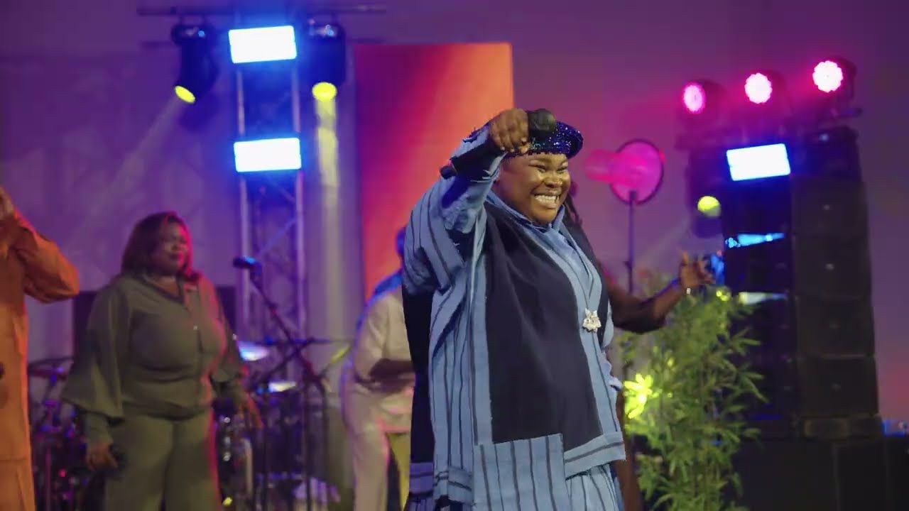 Uchenna Okereke - Praise Medley 1 (Live)