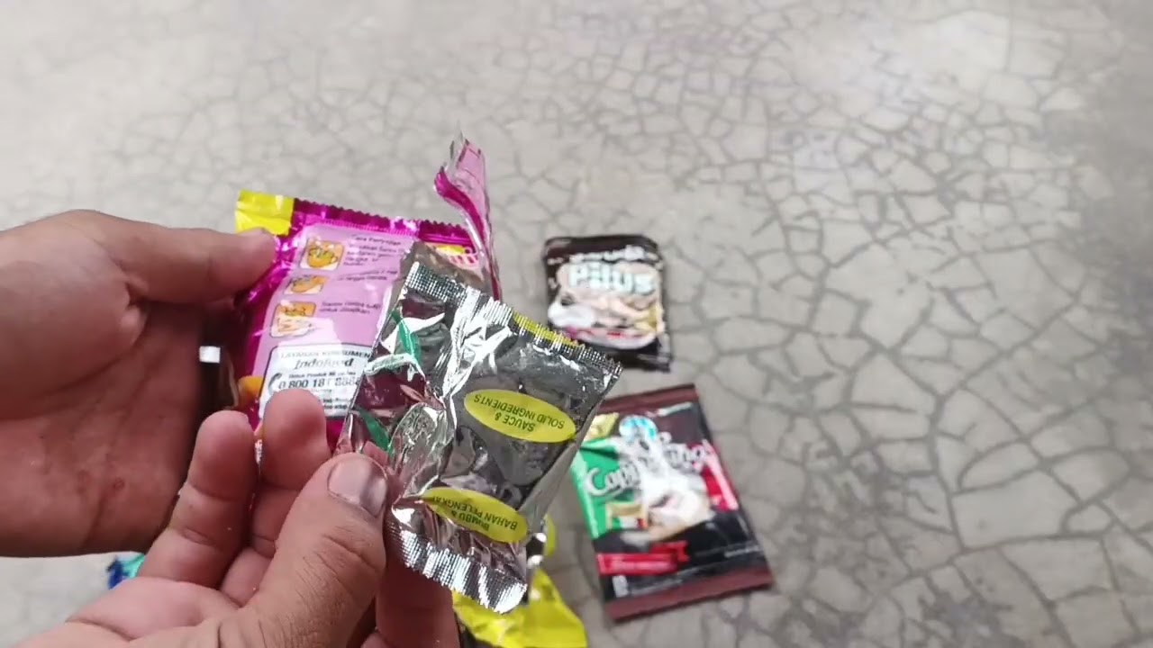 ASMR # Relaxing sounds opening and eating crispy biscuits 