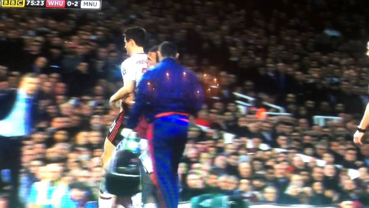 West Ham v Man U mark noble carries Herrera