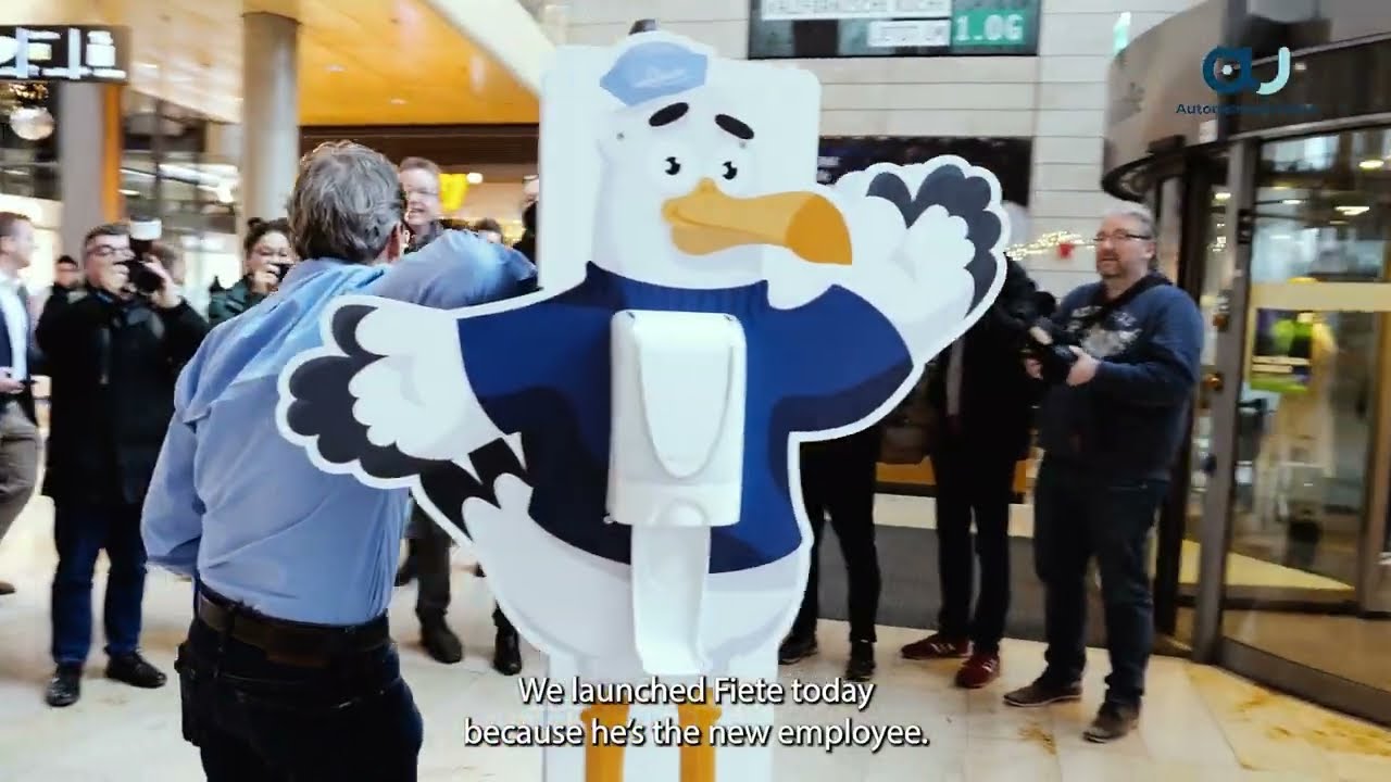 Handsanitiser robot_Release_Europa Passage_Interviews