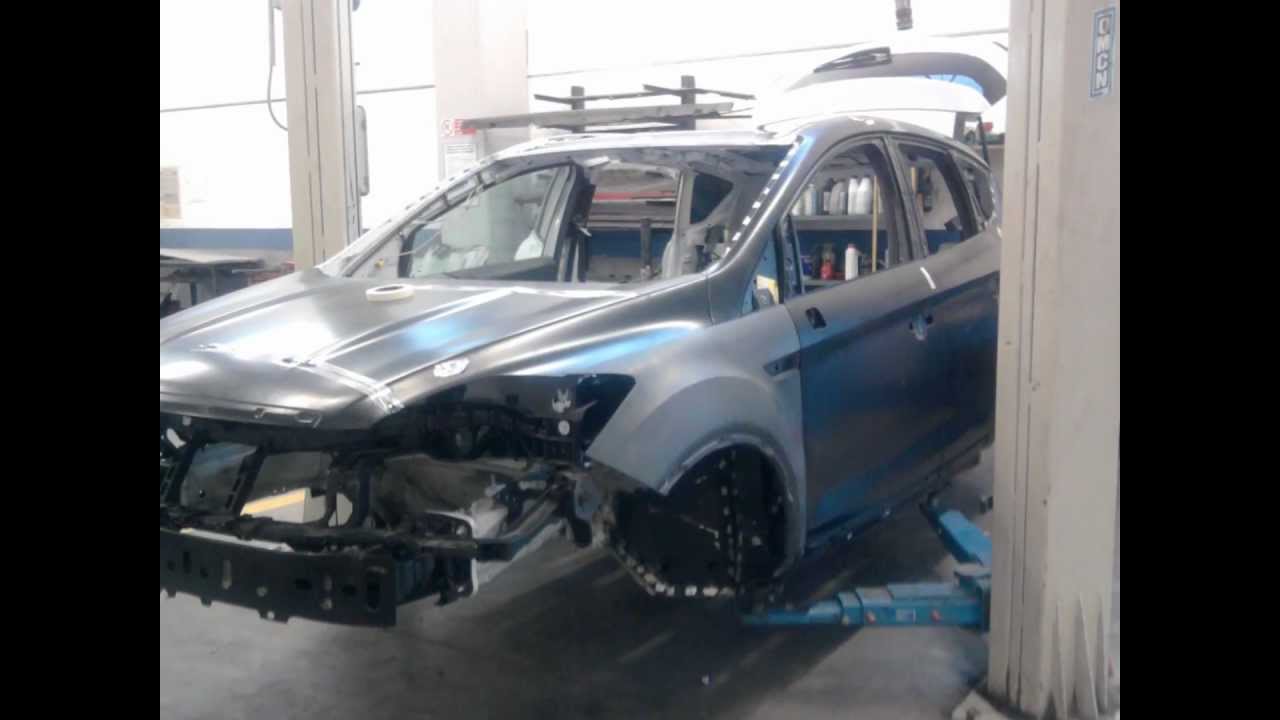 ford kuga. riparazione è verniciatura