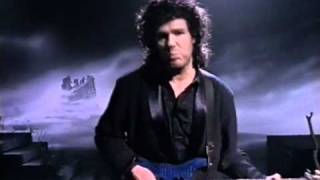 Video voorbeeld van "Gary Moore - Over The Hills And Far Away (1987)"