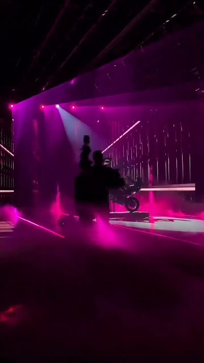 She's so cool 🏍️🫡 Lisa's opening entry at Victoria's Secret Fashion Show #lisa #blackpink #alterego