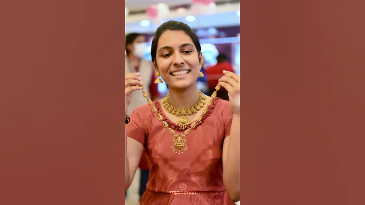 Radiant bride adorned in Rajakumari gold and diamonds, a picture of pure happiness. #rajakumarigold - DayDayNews