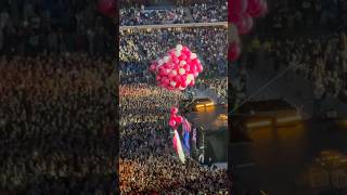 230 шаров-гигантов на концерте Димы Билана @bilanofficial на ВТБ Арене!🔥35000 человек