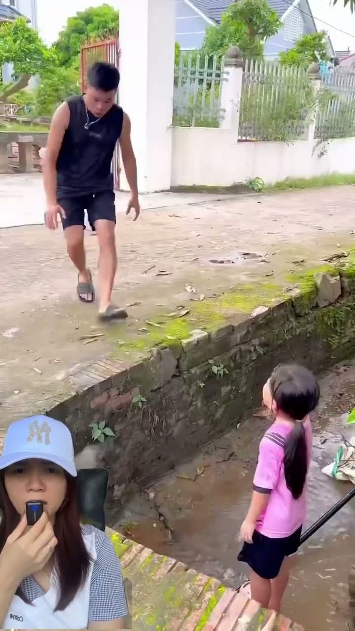 SUARA ADEK TERIAK LIHAT LOBANG SELOKAN TERNYATA ⁉️#shorts #funny #dubbing