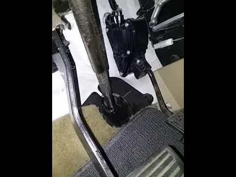 2010 honda odyssey steering wheel noise, either stop or driving - YouTube
