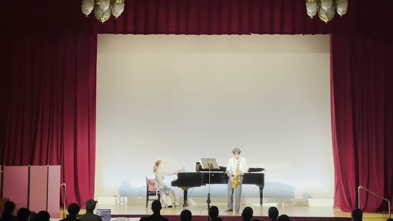 Pantomime / Philip Sparke - YouTube