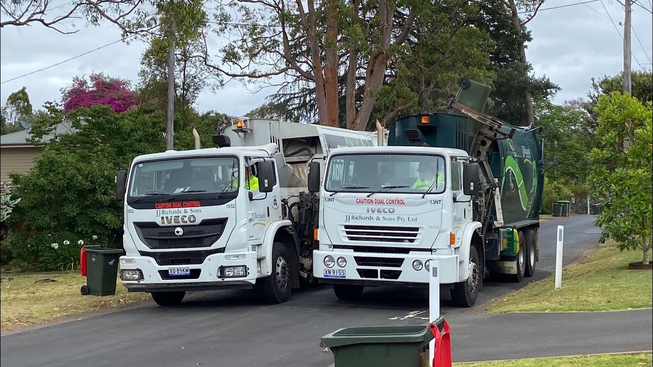 Blue Mountains Green Waste Chopout 1552 and 13NT Hawkesbury Truck YouTube