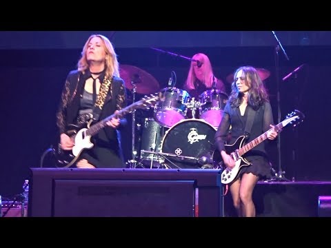 the-bangles-hazy-shade-of-winter-+-more-1/26/19-los-angeles-microsoft-theater-80’s-weekend-#7