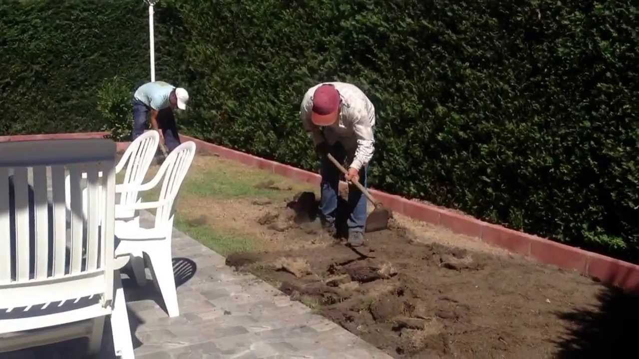 Cesped artificial, www.quejardines.com, Preparación del terreno para