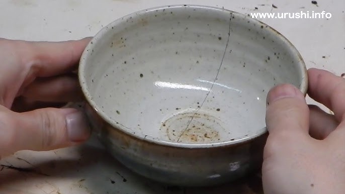 Kintsugi pottery Kyomakuzu-yaki and tea utensils /Japan / Kyoto / Repair  of