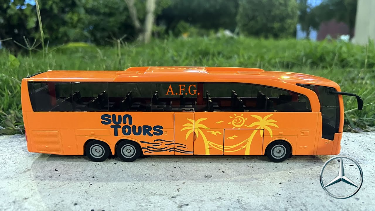 Sun Tours (Mercedes-Benz Travego) - Autobús a Escala