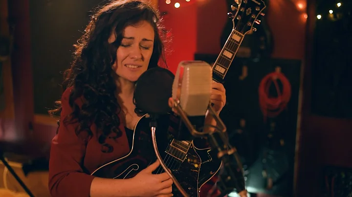 Jennifer McMahon- Mantra (Live  At Camden Studios)