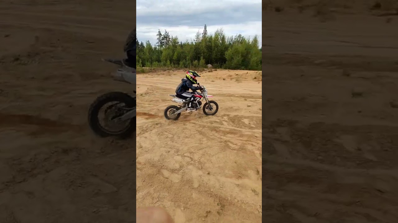 Хасаню на мотике