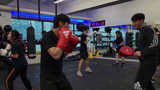 #인천논현동복싱 #잽주다복싱클럽 #복싱 #인천복싱 #boxing 각자의 주특기를 살리고, 보완해야할 점을 집중적으로 연습 할 수 있는 개인레슨 시간.