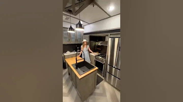 RV Family of 5 traveling fulltime in their renovated 5th wheel