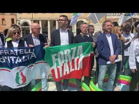 Polo Natatorio di Rovigo, flash mob in piazza Vittorio Emanuele II