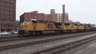 UP WB Mixed Freight Meets BNSF EB Intermodal. Kansas City, MO 11/26/22