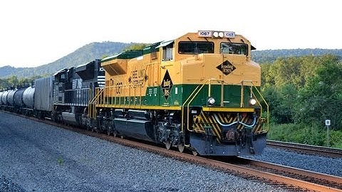 NS 64X at PT 124 with NS 1067 (Reading Heritage Unit) on the Point