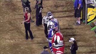 Kelly Races in a Fat Suit in Jacksonville Supercross Kelly Races in a Fat Suit in Jacksonville Supercross